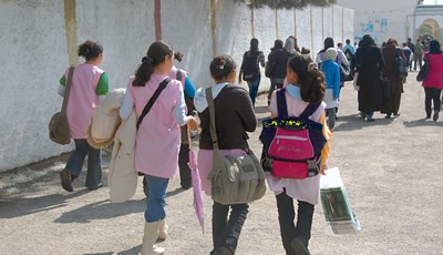 دخول مدرسي متعثر بفاس مدير ثانوية ابن الهيتم يحرم تلميذة من متابعة دراستها بالباكلوريا 1 b63297478506b7cc310040c0740ab02d