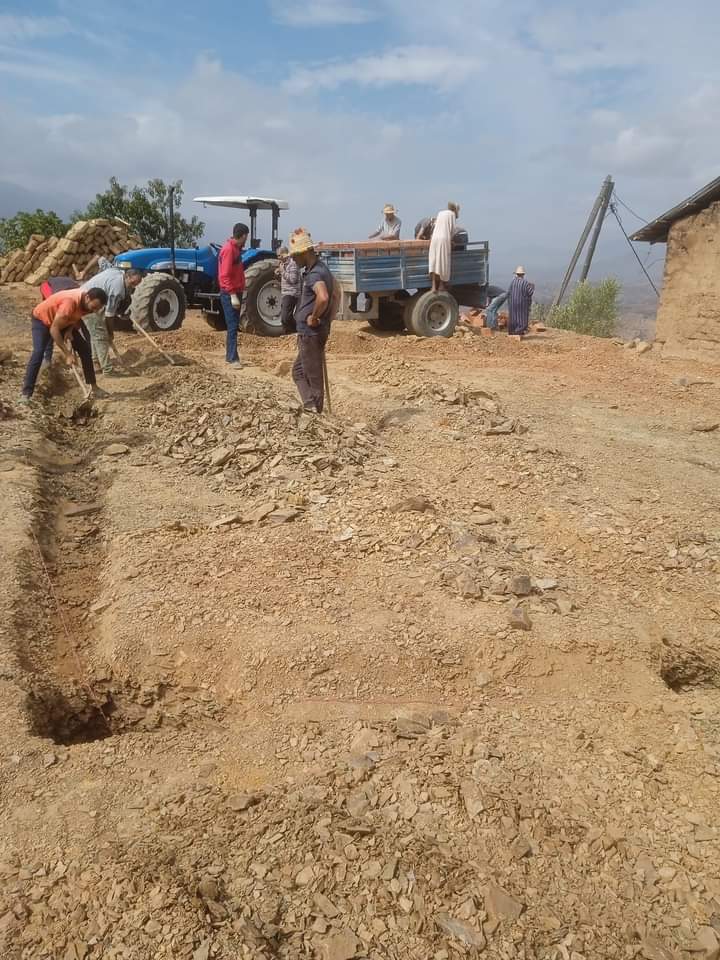 إستجابة لنداء رب الأسرة الذي إحترق منزله بدوار عنقود جماعة واد مالحة اقليم شفشاون . 3 IMG 20221010 WA0025