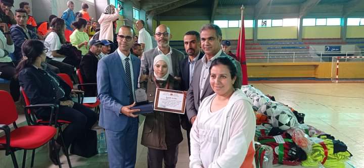 مديرية التعليم بسطات تتوج الفائزين في دوري الأحياء. 1 IMG 20221016 WA0051