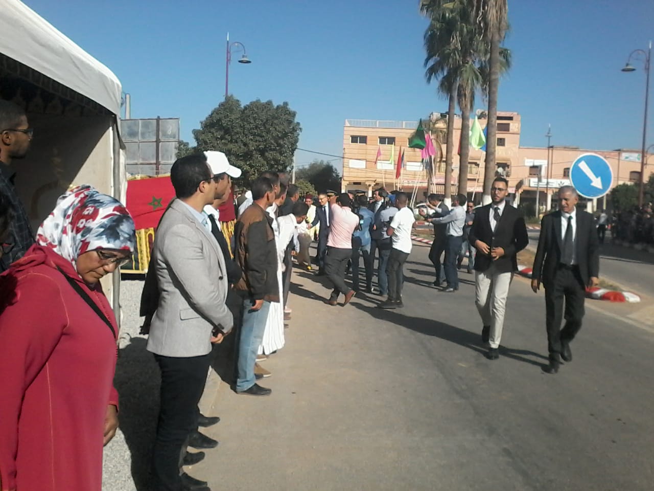 والي جهة بني ملال خنيفرة يعطي انطلاق اشغال تهيئة شارع المسيرة الخضراء باولاد امبارك 4 IMG 20221112 WA0014