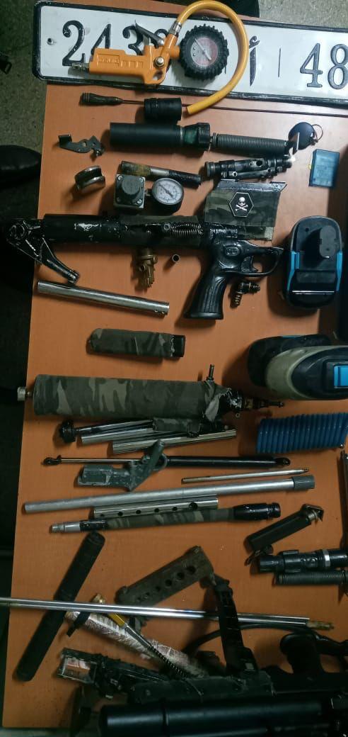 توقيف شخص ، للاشتباه في تورطه في قيادة سيارة تستعمل قنينات الغاز كمصدر للطاقة وحيازة بندقية صيد مصنعة بطريقة تقليدية. 1 IMG 20221218 WA0031