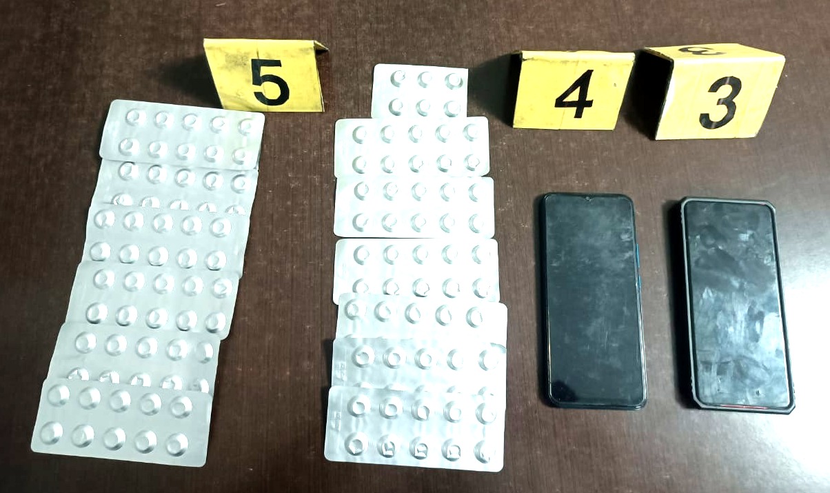 مكناس...توقيف شخصين ،للاشتباه في تورطهما في قضية تتعلق بحيازة وترويج أدوية مهربة من شأنها الإضرار بصحة المواطنين. 1 IMG 20230114 WA0012