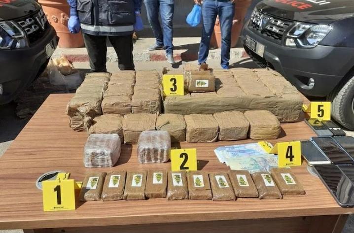 زمرة الجمارك باب مليلية تحبط عملية تهريب أزيد من 40 كيلوغراما من المخدرات "الشيرا". 1 IMG 20230115 WA0088