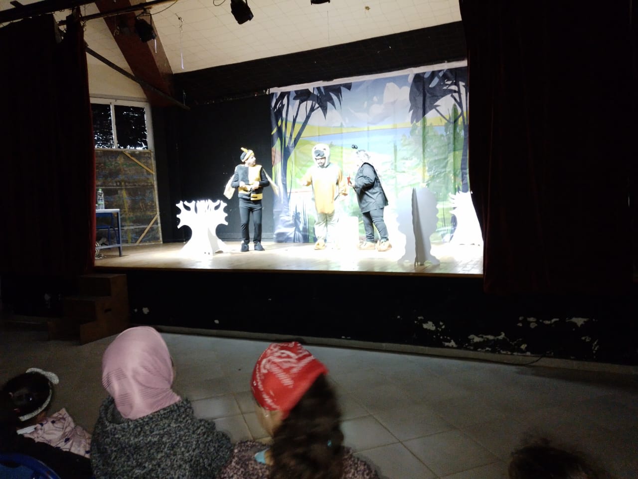 تيفلت..عرض مسرحية "جرادة_مالحة" للمخرج نجيب بن نصرو 1 IMG 20230121 WA0031