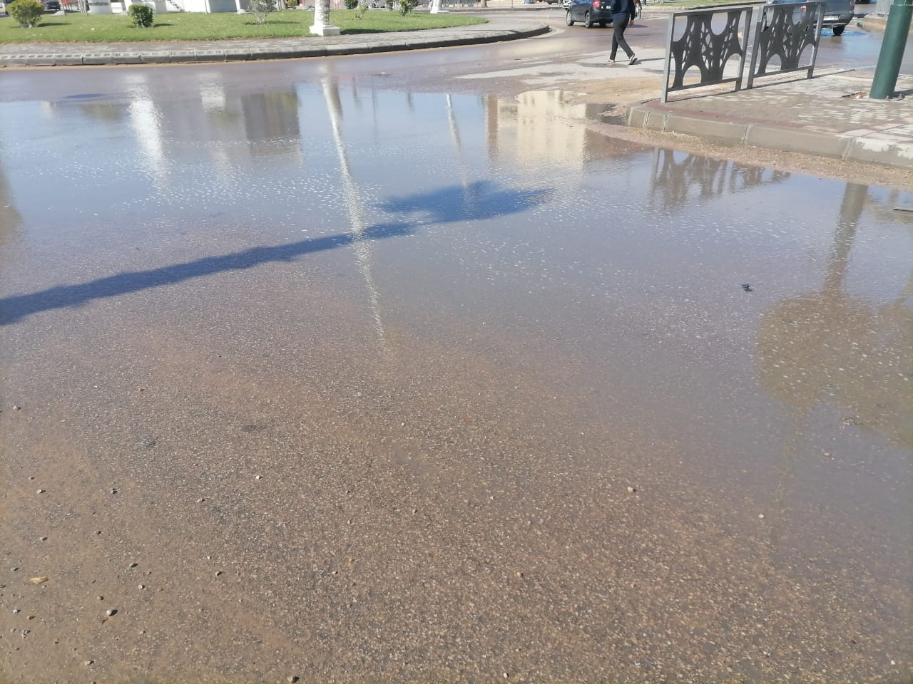 العيون : قطرات الامطار تفضح هشاشة البنية التحتية 10 IMG 20230215 WA0004