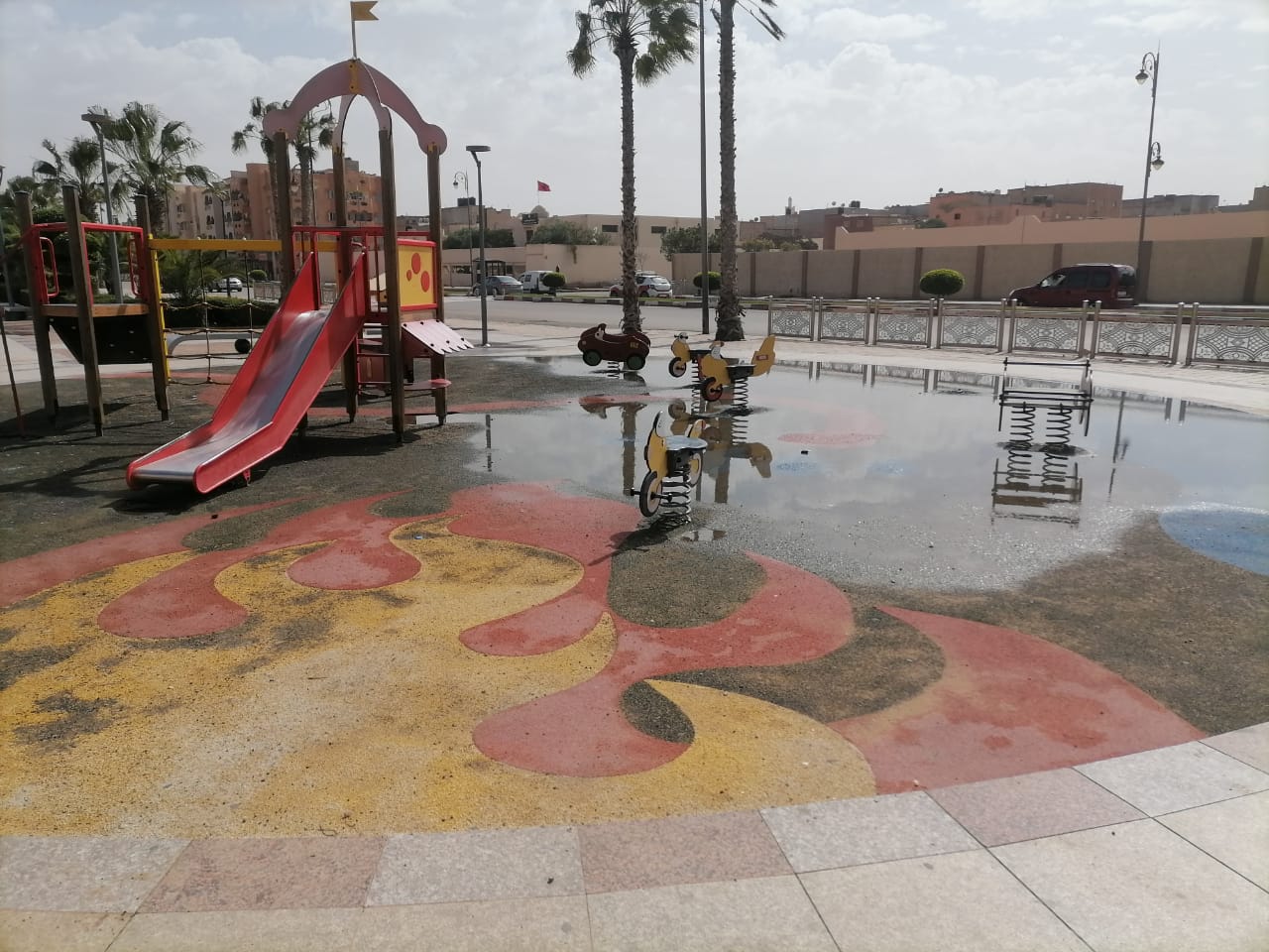 العيون : قطرات الامطار تفضح هشاشة البنية التحتية 3 IMG 20230215 WA0013