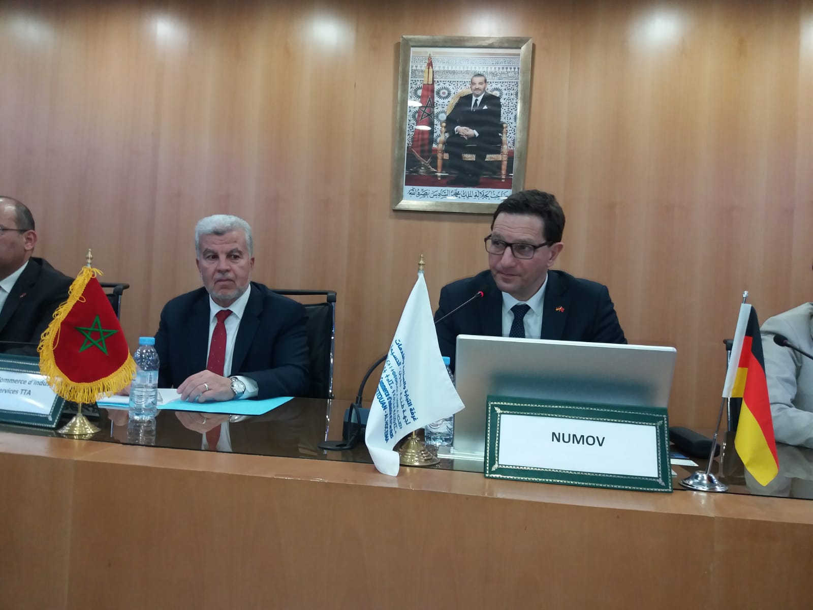 ياسين العرود يقرب مستثمرين ألمان من واقع ومستقبل صناعات النسيج والألبسة بجهة الشمال. 1 IMG 20230308 WA0193