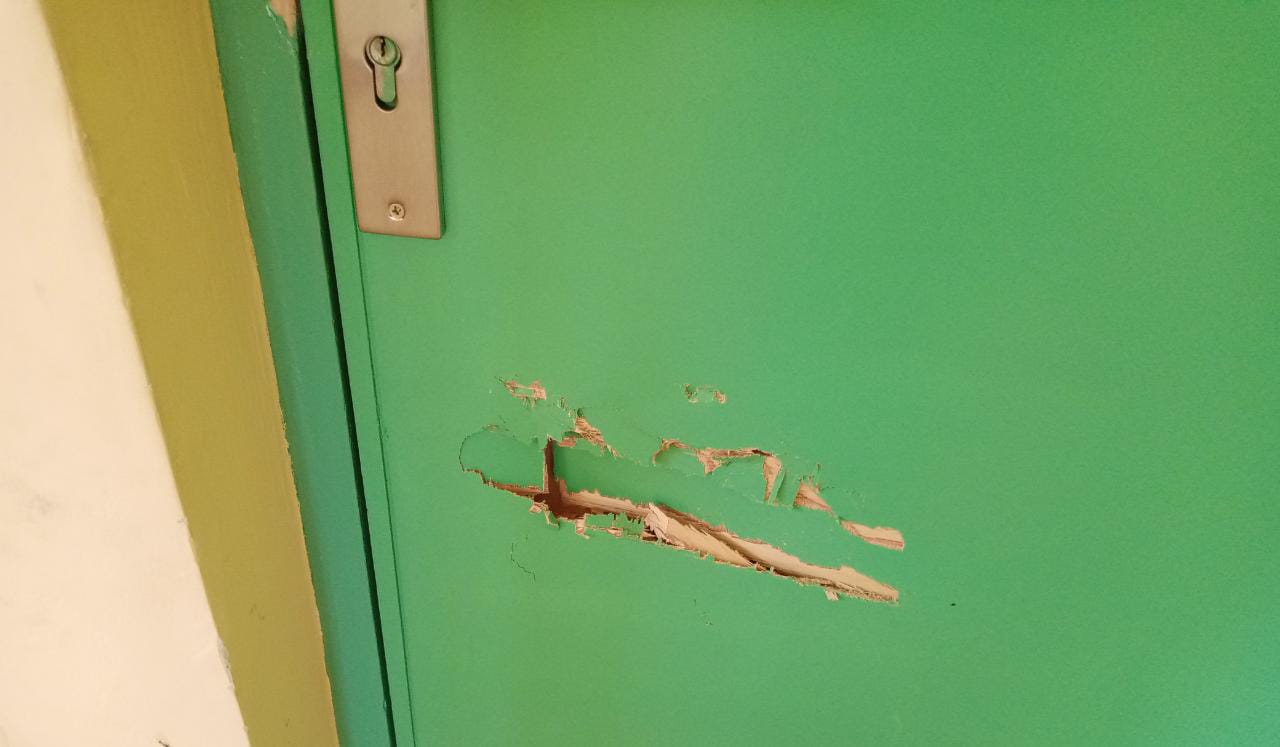 تخريب ممتلكات الملعب البلدي لسيدي بنور 1 IMG 20230503 WA0046