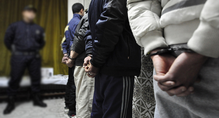 سيدي افني : توقيف ثلاثة أشخاص وذلك لإشتباه تورطهم في قضية تتعلق بالضرب والجرح العمديين بواسطة السلاح الأبيض المتبوع بالسرقة الموصوفة