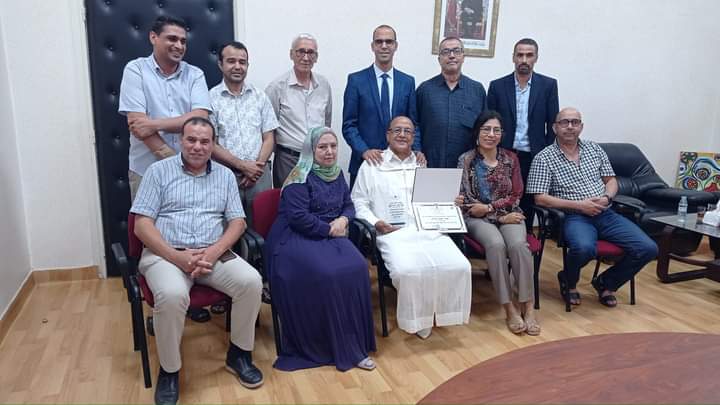 مديرية التعليم بسطات تكرم المصطفى الحمدوني المحال على التقاعد. 1 IMG 20230729 WA0004