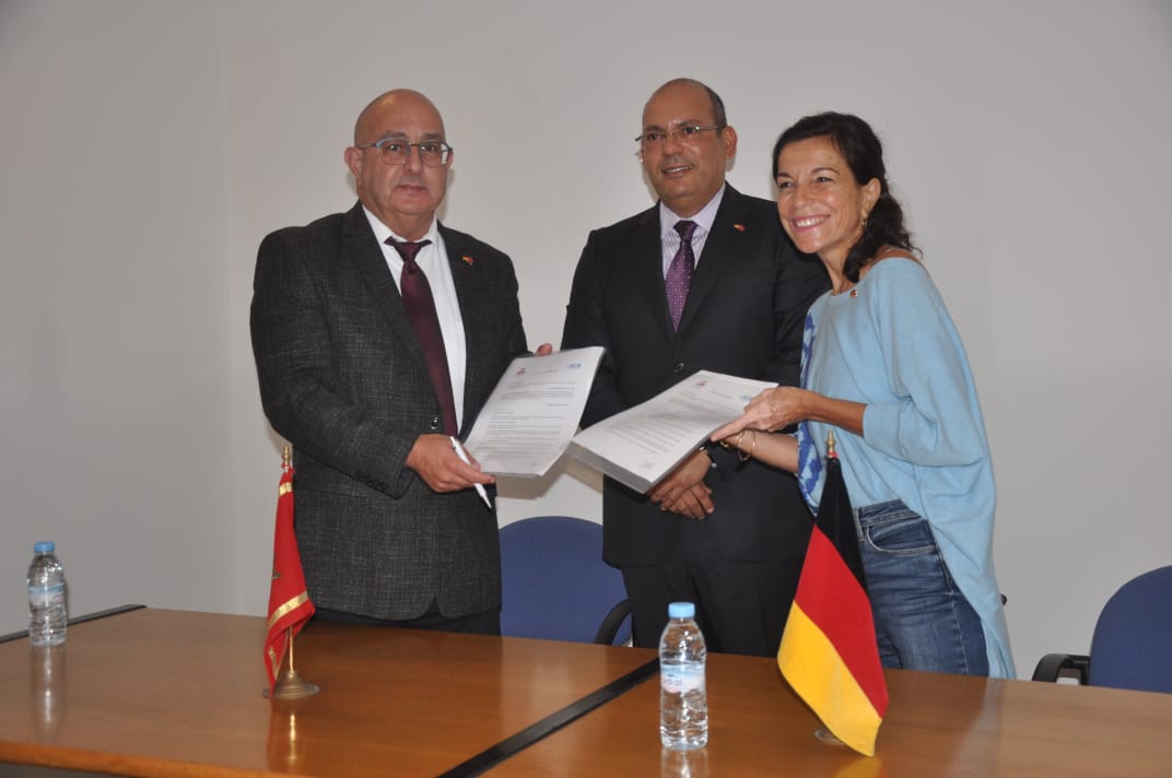 التوقيع بطنجة على اتفاقية شراكة لإدماج الأمهات العازبات في سوق الشغل. 3 IMG 20230925 WA0018 1