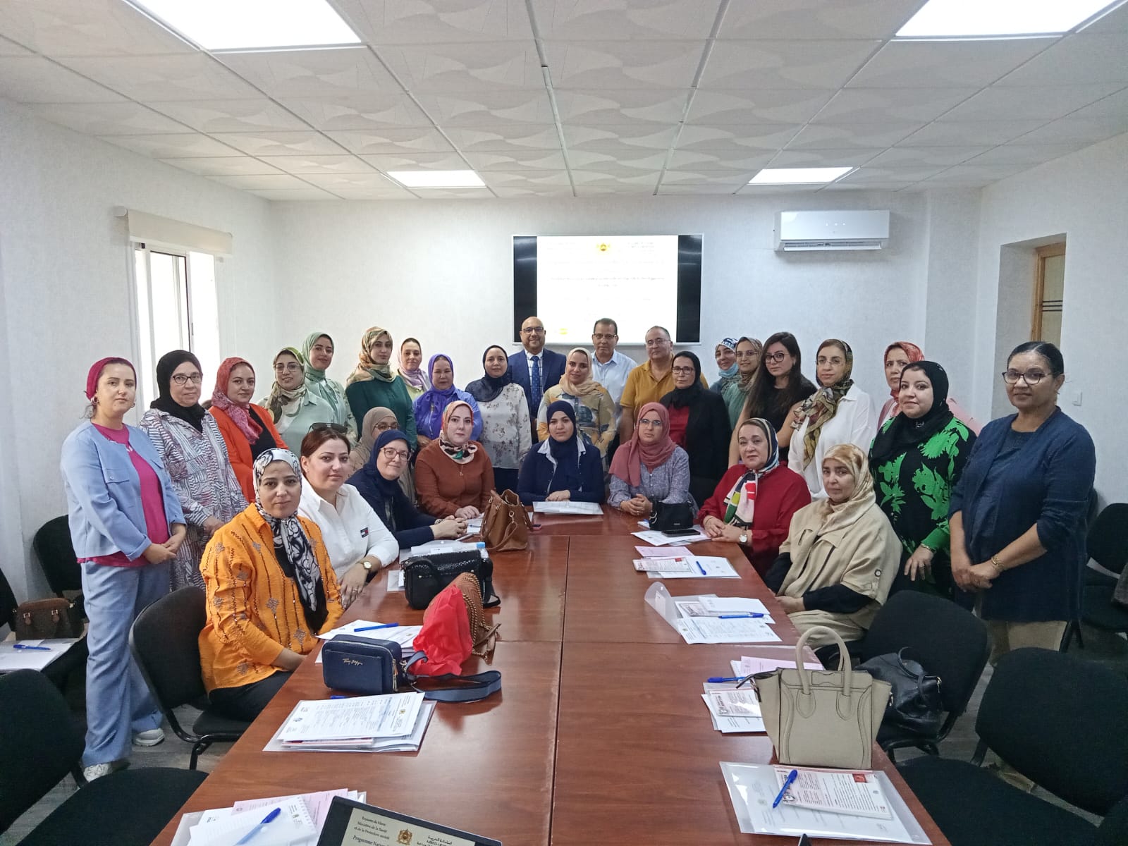 المندوبية الاقليمية للصحة و الحماية الاجتماعية بفاس تنظم دورة تكوينية حول النموذج الجديد لتتبع الحمل 1 IMG 20231018 WA0211