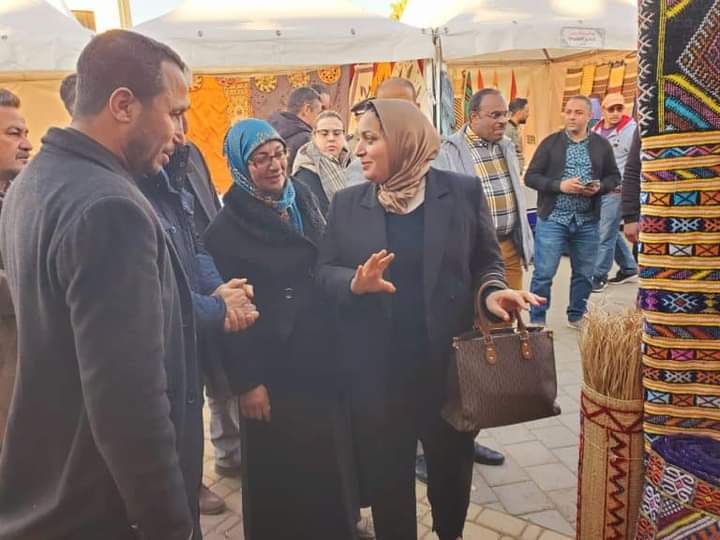 الخميسات... الكاتب العام للعمالة يقوم بزيارة للمعرض الجهوي للصناعة التقليدية المقام بساحة المسيرة. 11 IMG 20231223 WA0016