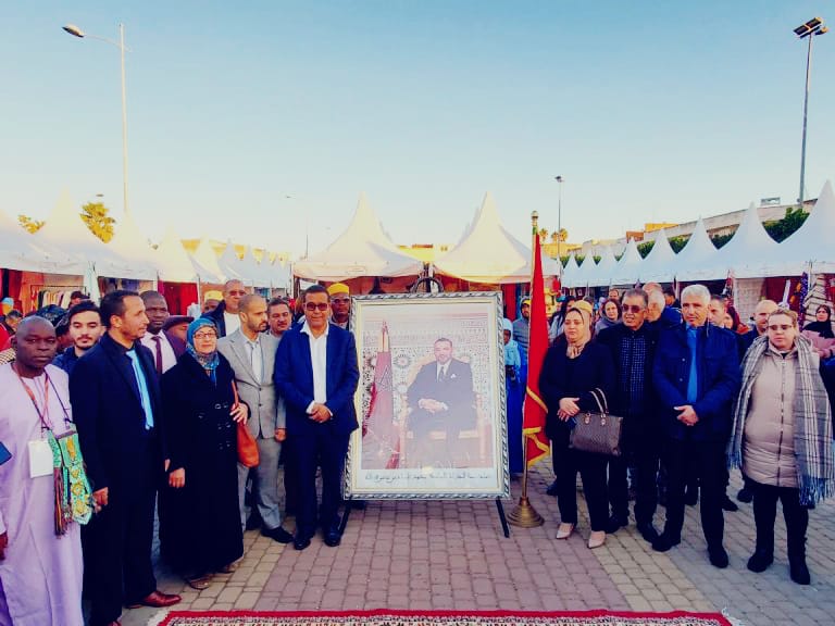 الخميسات... الكاتب العام للعمالة يقوم بزيارة للمعرض الجهوي للصناعة التقليدية المقام بساحة المسيرة. 1 IMG 20231223 WA0058