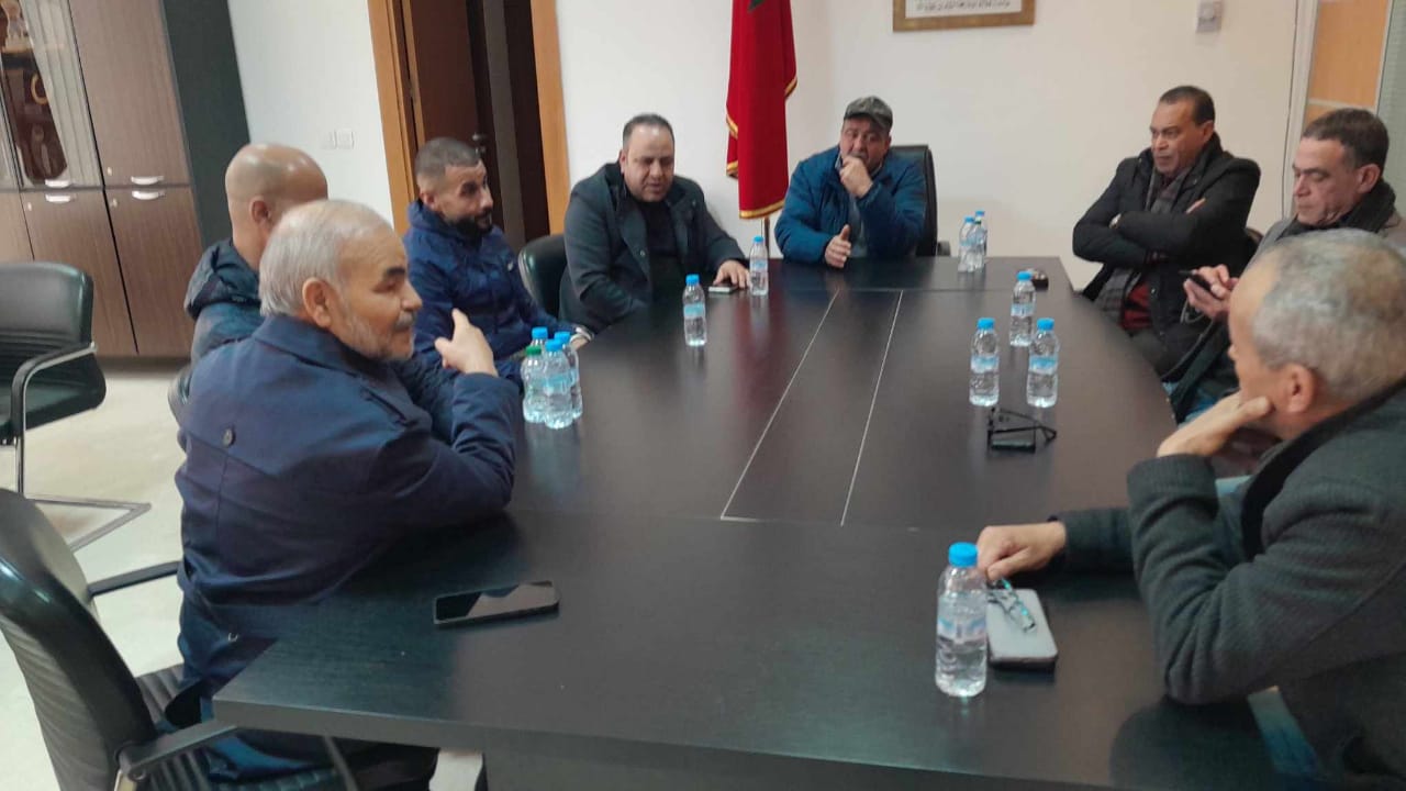 لخضر حدوش يستقبل زندافو رئيس نادي المولودية و أعضاءه لايجاد حلول للفريق. 1 IMG 20240101 WA0071