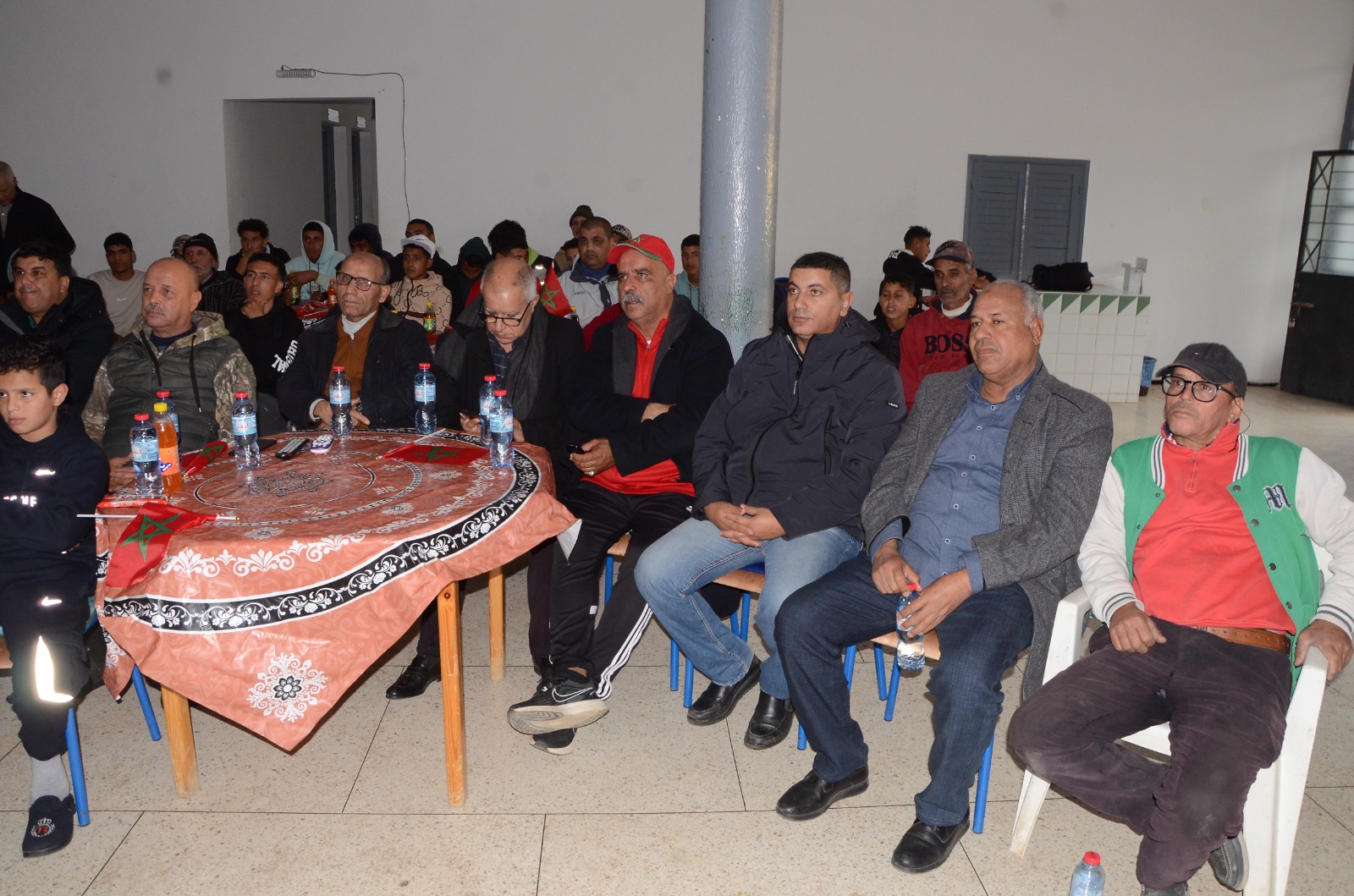 تيفلت..رئيس الجمعية الخيرية الاسلامية لدار الاطفال في بادرة طيبة بمناسبة مباراة المغرب ضد تنزانيا 1 IMG 20240118 WA0015