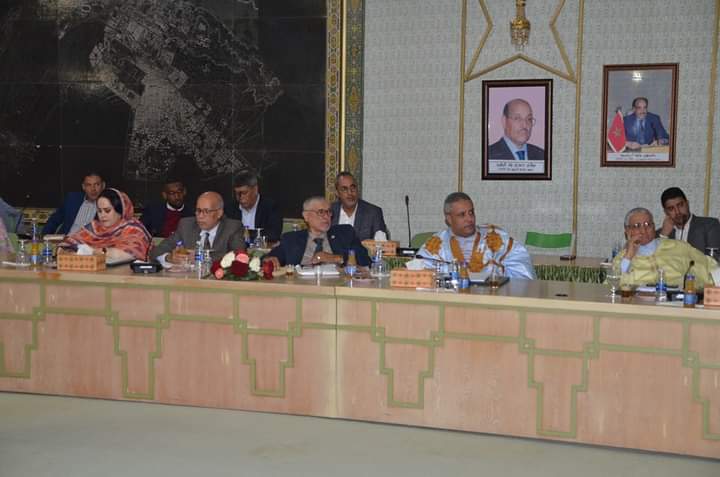 جماعة العيون تعقد دورتها العادية لشهر فبراير 2024 و المصادقة على جميع نقط جدول الاعمال بالاجماع 4 IMG 20240201 WA0058