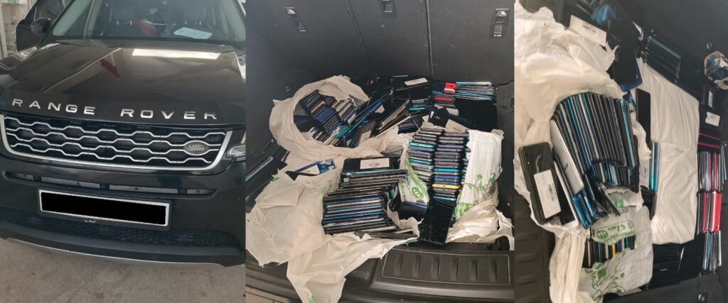 طـنـجةإحباط عملية تهريب 841 وحدة من الهواتف النقالة المستعملة إلى التراب الوطني عبر ميناء طنجة المدينة. 1 IMG 20240206 WA0013