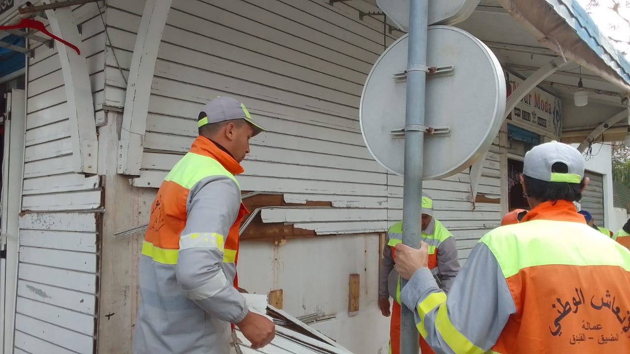 مرتيل...حملة واسع للسلطات العمومية للرفع من الاستخلاص وزجر المخالفين لتحرير الملك العمومي عبر التدبير المرن والانفتاح على جميع الفاعلين. 11 IMG 20240220 WA0134