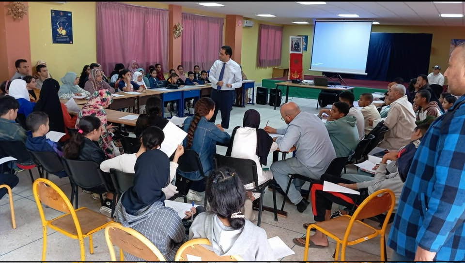 مؤسسة الوسيط تنفتح على تلاميذ مدينة العيون 2 IMG 20240223 WA0081