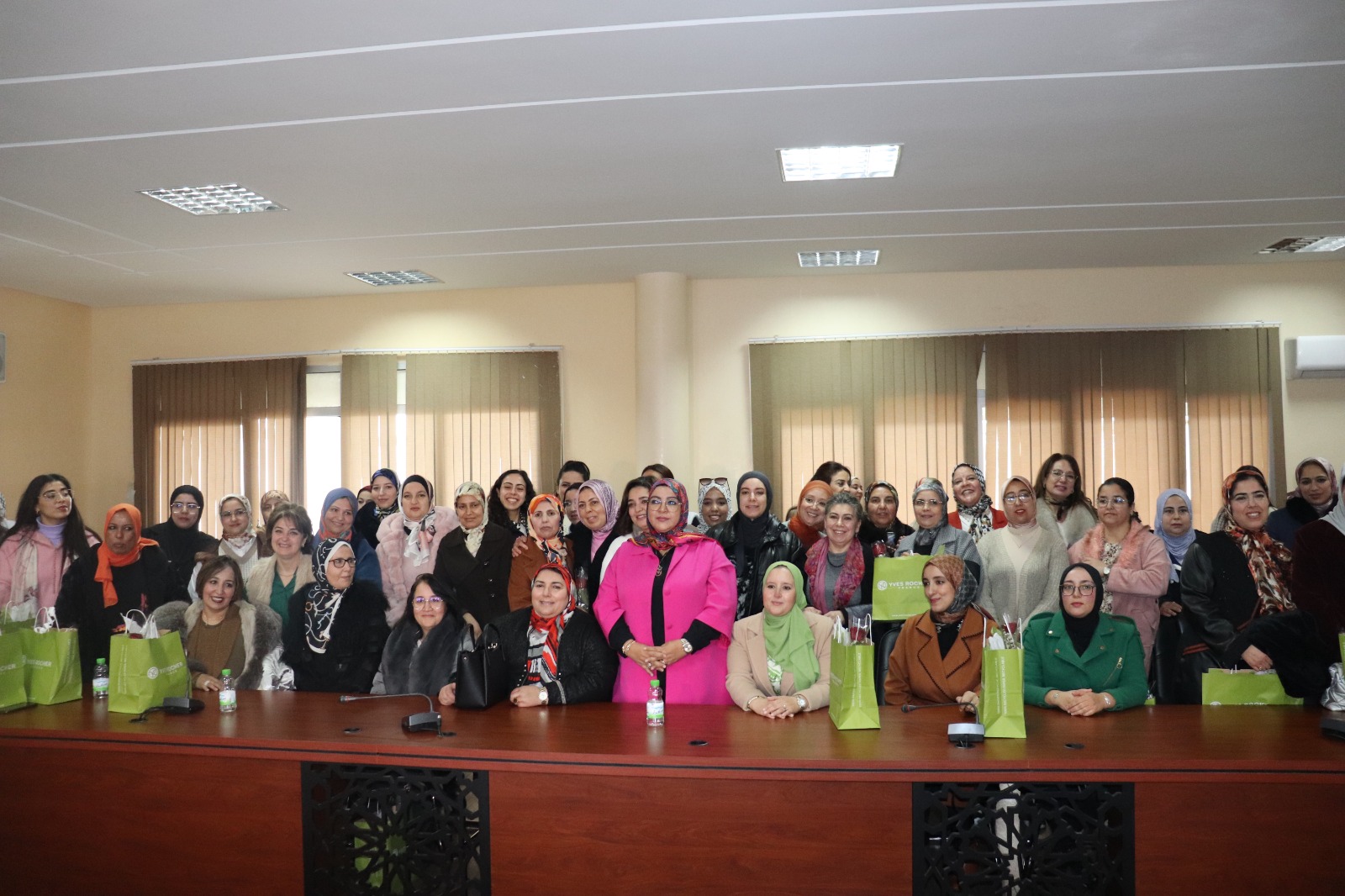 فاس:المديرية الجهوية للصحة و الحماية الاجتماعية بجهة فاس مكناس تكرم موظفاتها بمناسبة عيد المرأة 1 IMG 20240310 WA00301