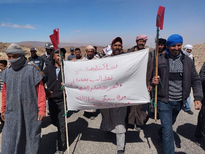 بوعنان إقليم فكيك: مسيرة إحتجاجية لساكنة " بطن الجداري " تصل للحدود للمطالبة بأبسط شروط الحياة الكريمة . 5 IMG 20240310 WA0040