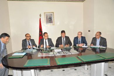 عامل إقليم شيشاوة بوعبيد الكراب يؤشر على 128 تصميم من تصاميم تحديد مدارات الدواوير التابعة لستة جماعات قروية بإقليم شيشاوة 1 IMG 20240430 WA0000