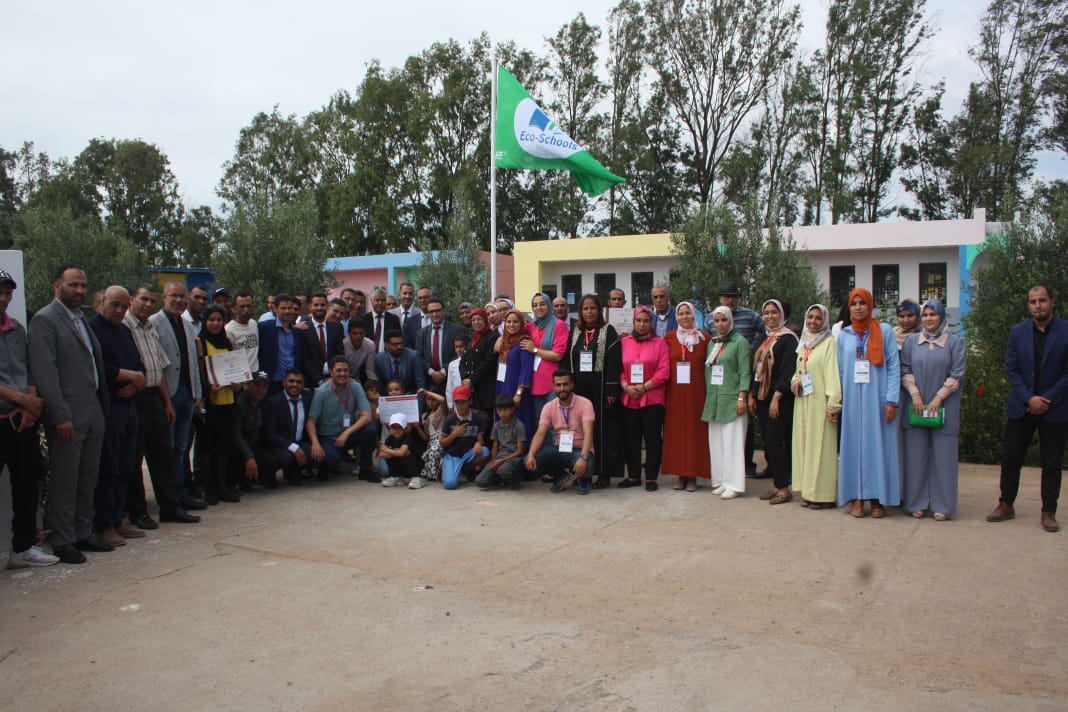 حفل إقليمي لتتويج المؤسسات التعليمية الفائزة باستحقاقات مؤسسة محمد السادس لحماية البيئة بسيدي بنور 5 1000019324
