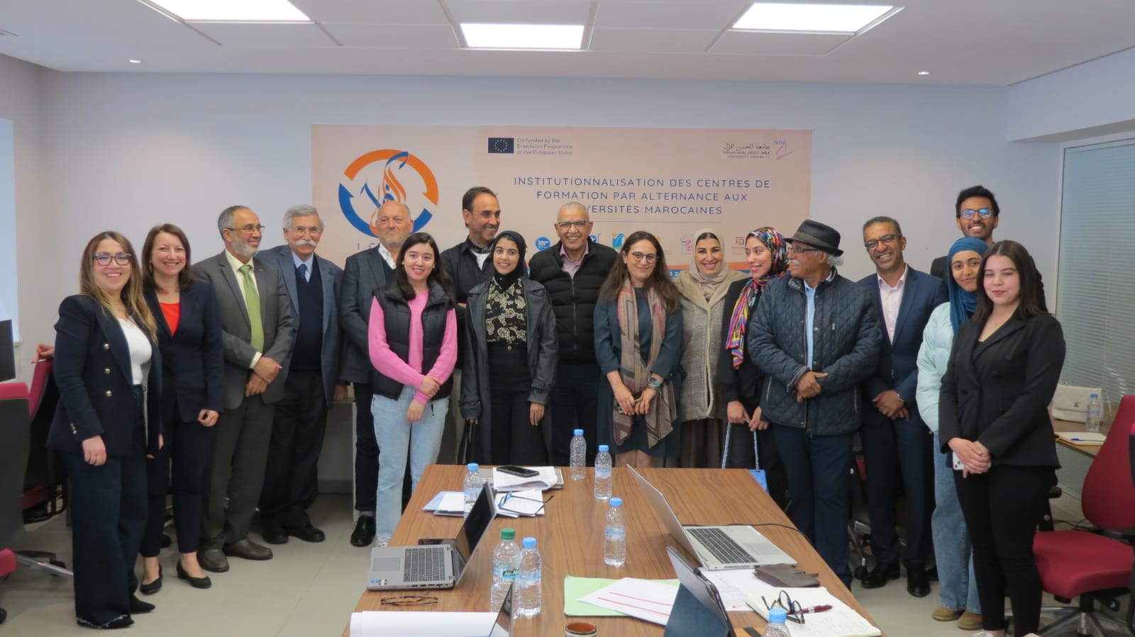 جامعة الحسن الأول بسطات، تلتئم ضمن عملية التقييم الخارجي لمركز التكوين بالتناوب للجامعة. 1 IMG 20240502 WA0063