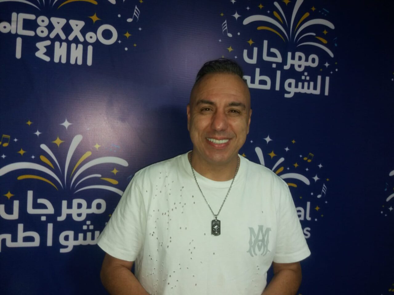 موس ماهر يعترف من طنجة بدور مهرجان الشواطئ في الدفع بالمواهب الفنية. 3 1000066700