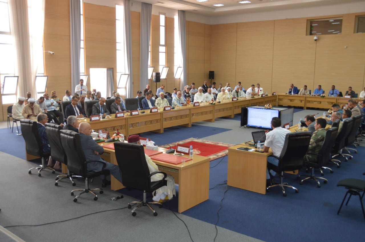 سيدي إفني: عامل الإقليم يترأس لقاء تواصليا بمناسبة تخليد اليوم الوطني للمهاجر 3 1000070362