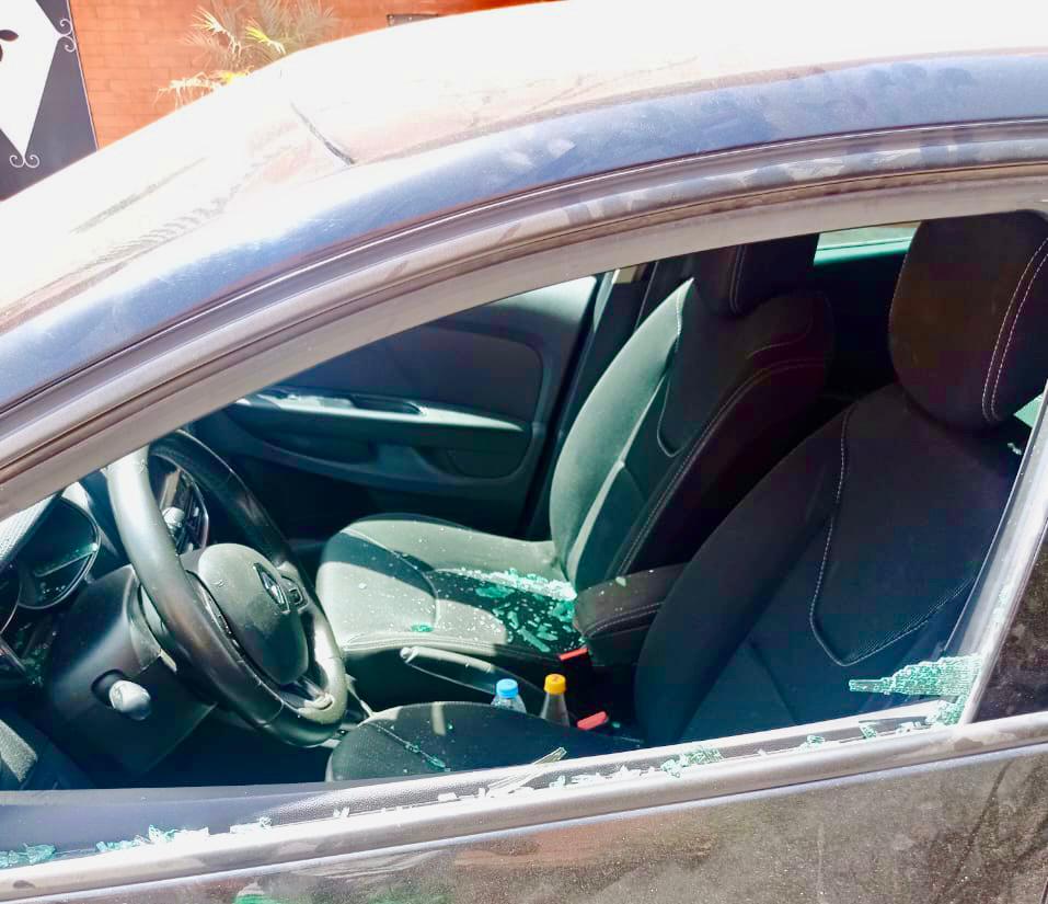 " الملقب بالبلاك "يهشم زجاج أربع سيارات بالداوديات وأمن مراكش يبحث عن الجاني +صور 3 1000076565
