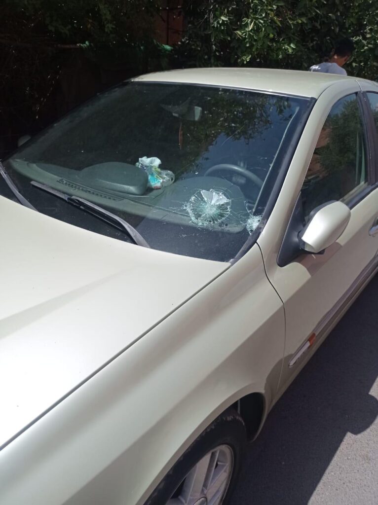 " الملقب بالبلاك "يهشم زجاج أربع سيارات بالداوديات وأمن مراكش يبحث عن الجاني +صور 4 1000076566