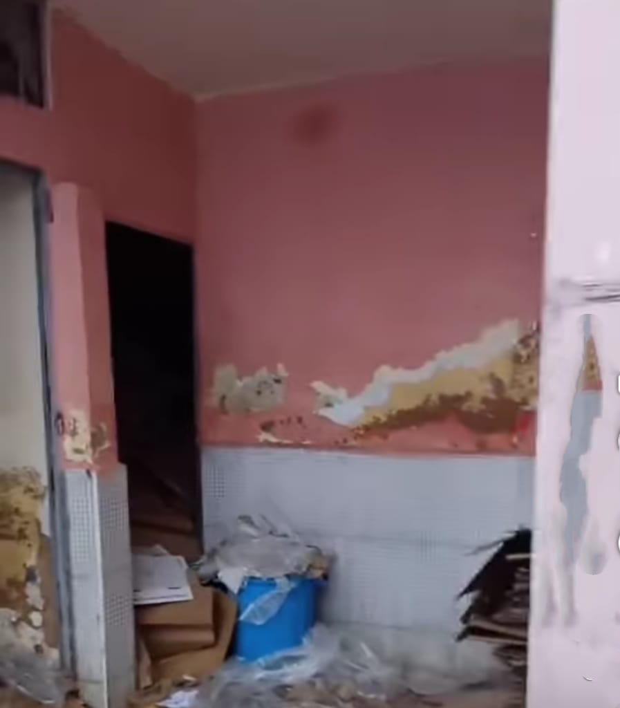 من يتحمل مسؤولية إهمال قاعة الزرقطوني؟ 2 1000191163