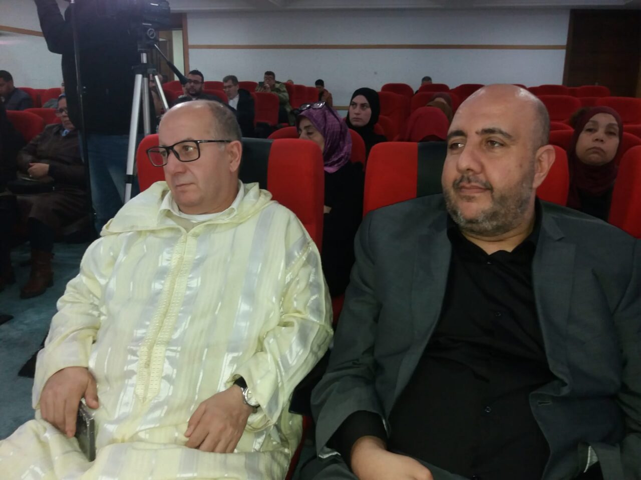 لقاء بطنجة حول الدولة الاجتماعية والتغطية الصحية لغير الأجراء 3 1000209673