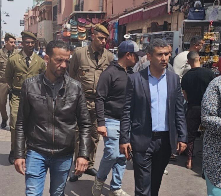 قائد الملحقة الإدارية الباهية يقود حملة لتحرير الملك العمومي بشارع البرانس وحي القنارية بمراكش 6 1000209716
