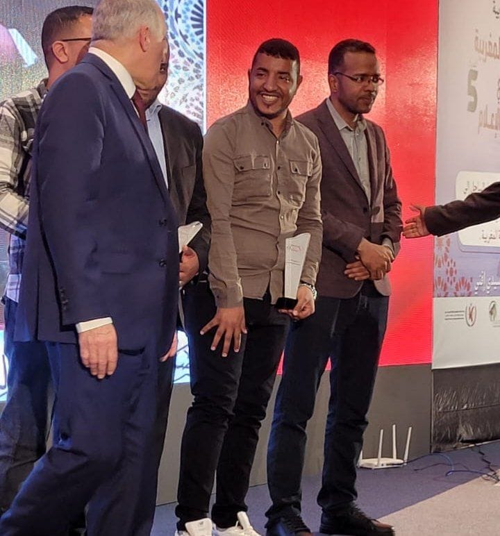 سالم عبد الفتاح يتوج بجائزة الصحافة للصحراء عن فئة الترافع الإعلامي 6 1000223626