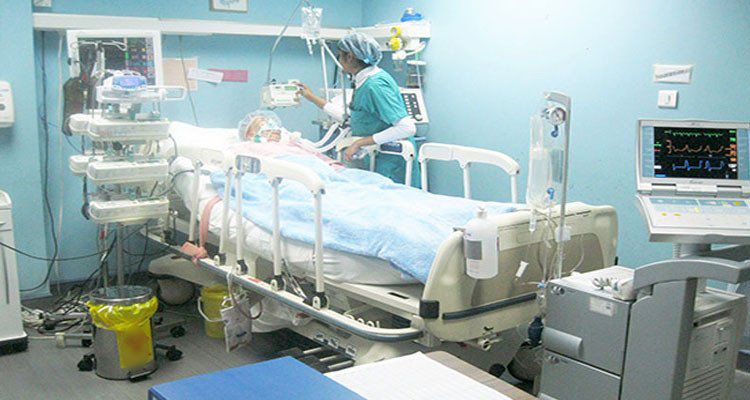 استنفار أمني بمصحة خاصة بمراكش بعد تدهور خطير لصحة سيدة عقب ولادة قيصرية.. والزوج يطالب بفتح تحقيق 1 IMG 20250412 WA0229