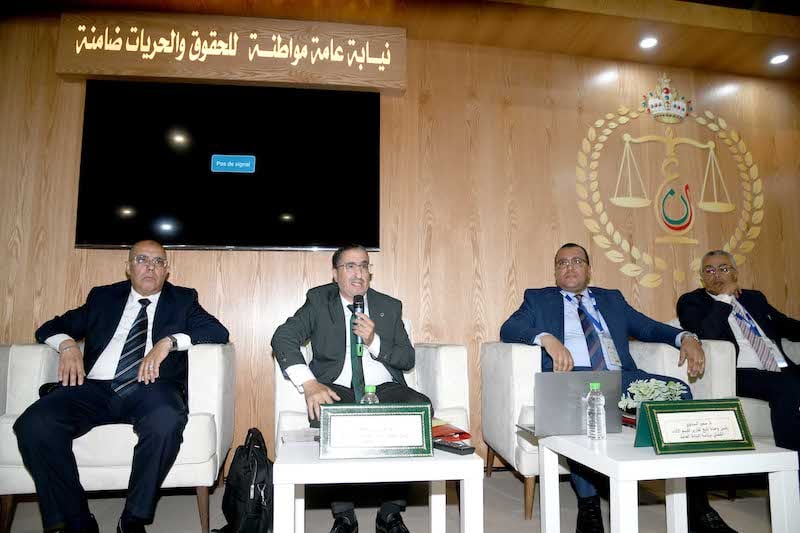 في قلب المعرض الدولي للكتاب.. رئاسة النيابة العامة تفتح نقاشاً استراتيجياً حول الأمن الاقتصادي وتكشف عن بدائل المواجهة 3 IMG 2494