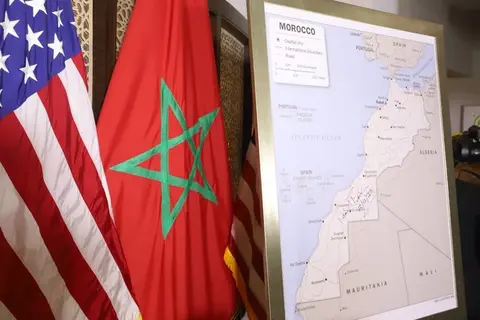 الولايات المتحدة تواصل دعمها الكامل لسيادة المغرب على الصحراء. 1 ambassadeur david et carte du maroc