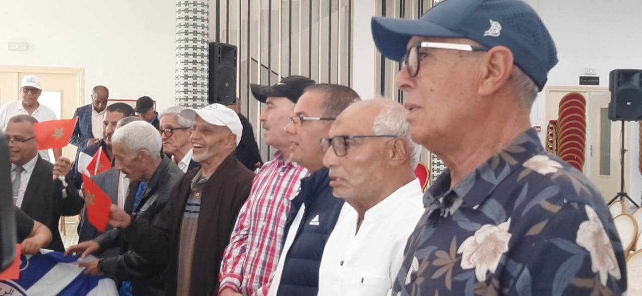 جمعية الشاوية تنجح في استضافة ملتقى رياضي بسطات تحت شعار: “من أجل سلوك رياضي في ملاعبنا” . 2 1000239259