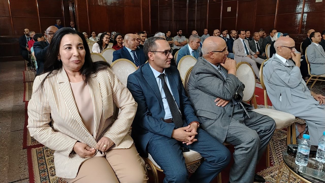 بالصور : محكمة الاستئناف بمراكش تحتفي برموز العدالة في حفل تكريم مؤثر للسادة المستشارين والنواب المنتقلين والمتقاعدين 8 1000269012