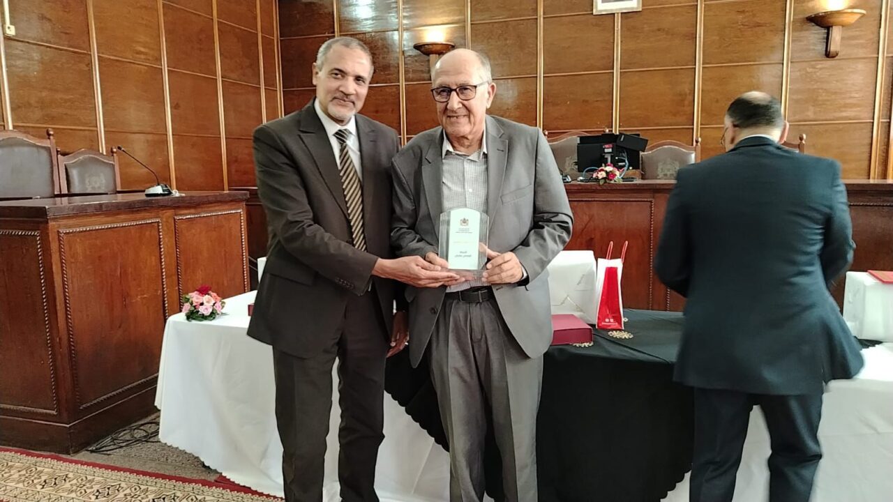 بالصور : محكمة الاستئناف بمراكش تحتفي برموز العدالة في حفل تكريم مؤثر للسادة المستشارين والنواب المنتقلين والمتقاعدين 11 1000269015