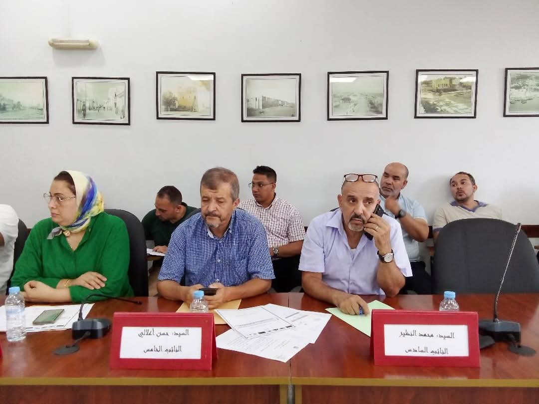 المجلس الجماعي لمرتيل يعقد الدورة الاستثنائية لشهر يوليوز 2025،و يقيل عضو جماعي لأسباب عتبرها المجلس موضوعية.. 7 1000286345