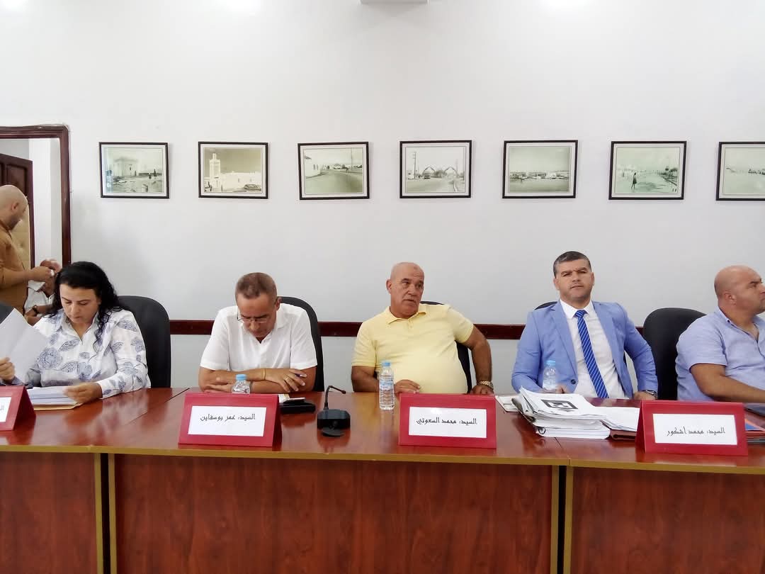 المجلس الجماعي لمرتيل يعقد الدورة الاستثنائية لشهر يوليوز 2025،و يقيل عضو جماعي لأسباب عتبرها المجلس موضوعية.. 11 1000286349