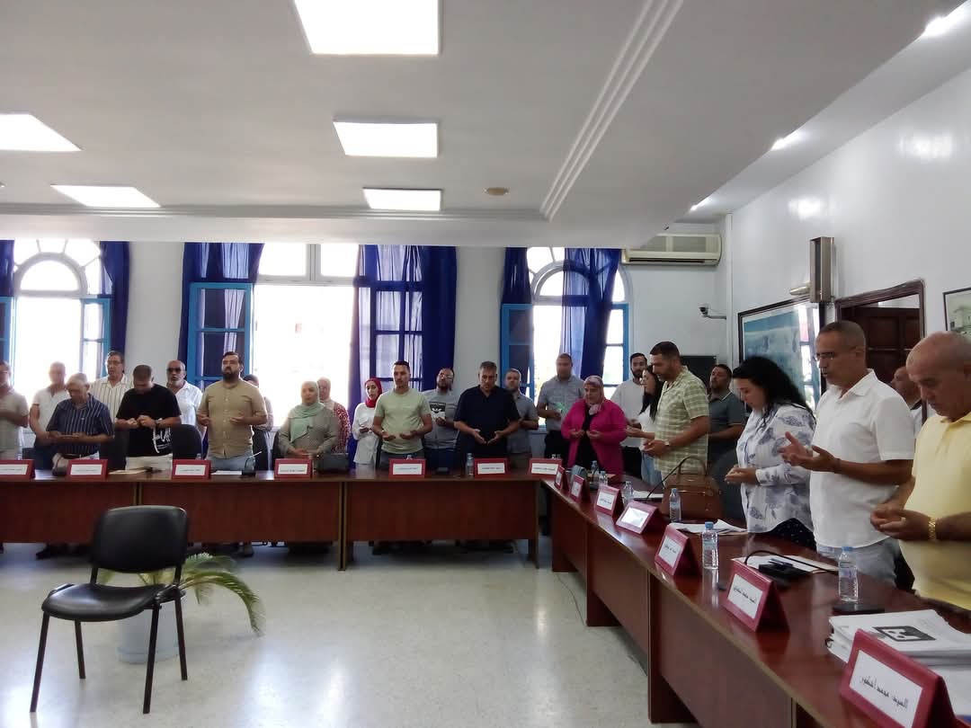 المجلس الجماعي لمرتيل يعقد الدورة الاستثنائية لشهر يوليوز 2025،و يقيل عضو جماعي لأسباب عتبرها المجلس موضوعية.. 12 1000286350