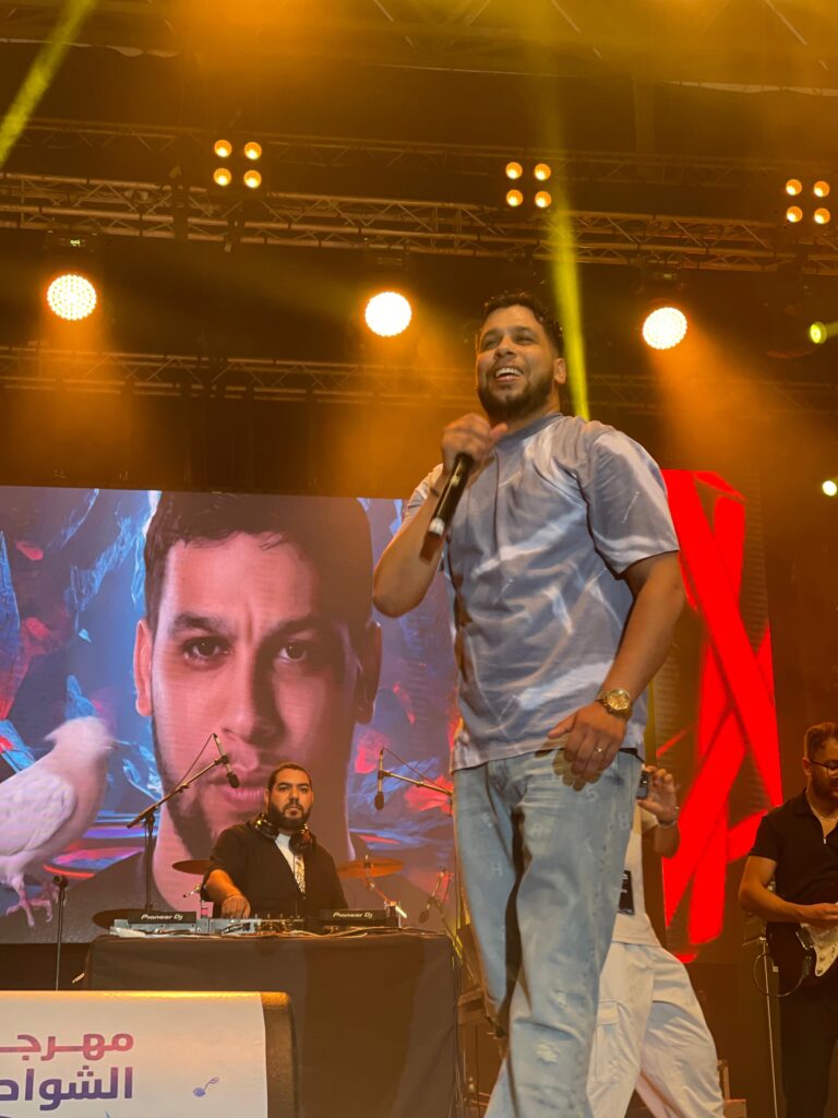 طنجة.. افتتاح مهرجان الشواطئ لاتصالات المغرب بسهرة الفنان الحر والشاب بيلو الصغير. 2 1000298645