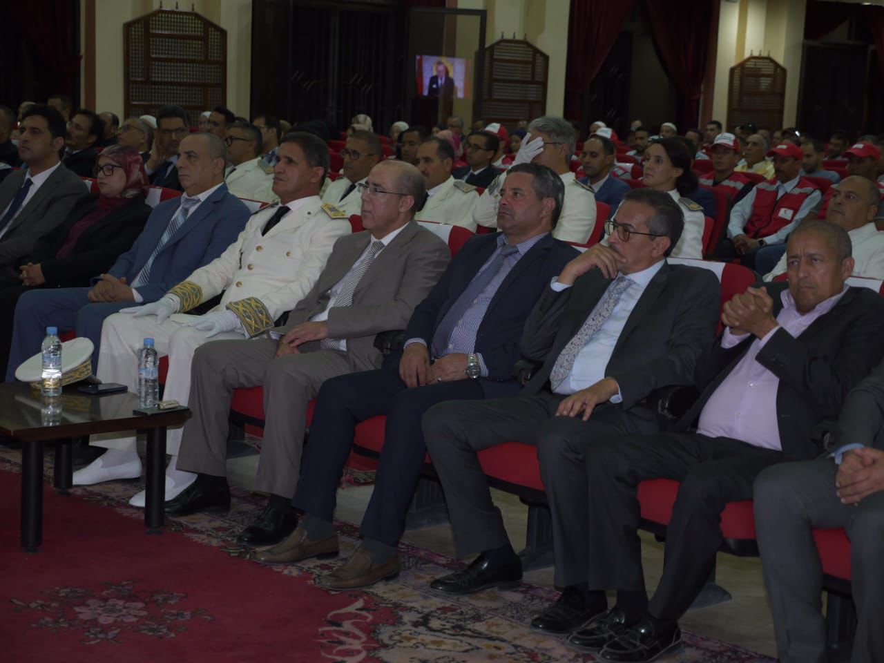 بالصور.. عامل إقليم شيشاوة يترأس مراسيم الإنصات للخطاب الملكي بمناسبة الذكرى الـ27 لعيد العرش 5 1000302869