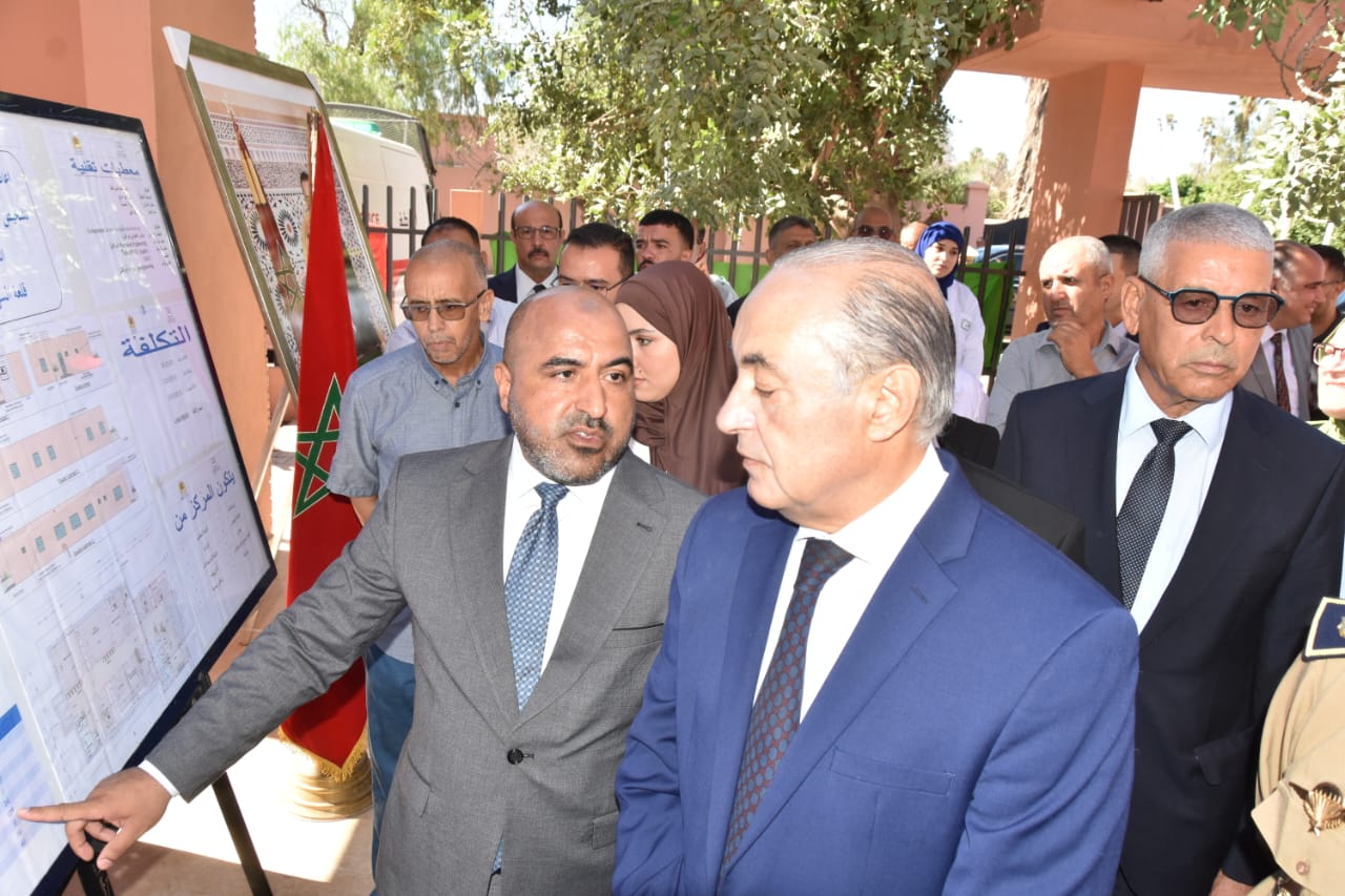 قلعة السراغنة: بمناسبة دكرى عيد العرش المجيد عامل الإقليم يدشن عدة مشاريع تنموية ويتفقد سير الأشغال بأخرى و ينصت إلى المواطنين. 2 1000302874