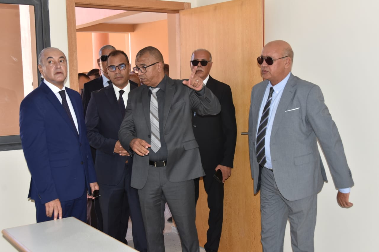 قلعة السراغنة: بمناسبة دكرى عيد العرش المجيد عامل الإقليم يدشن عدة مشاريع تنموية ويتفقد سير الأشغال بأخرى و ينصت إلى المواطنين. 3 1000302875